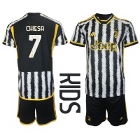 Fotbalové Dres Juventus Federico Chiesa #7 Dětské Domácí 2023-24 Krátký Rukáv (+ trenýrky)